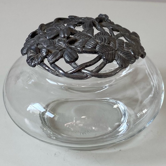 Vintage Metzke pewter and clear round glass potpourri jar with floral clover lid